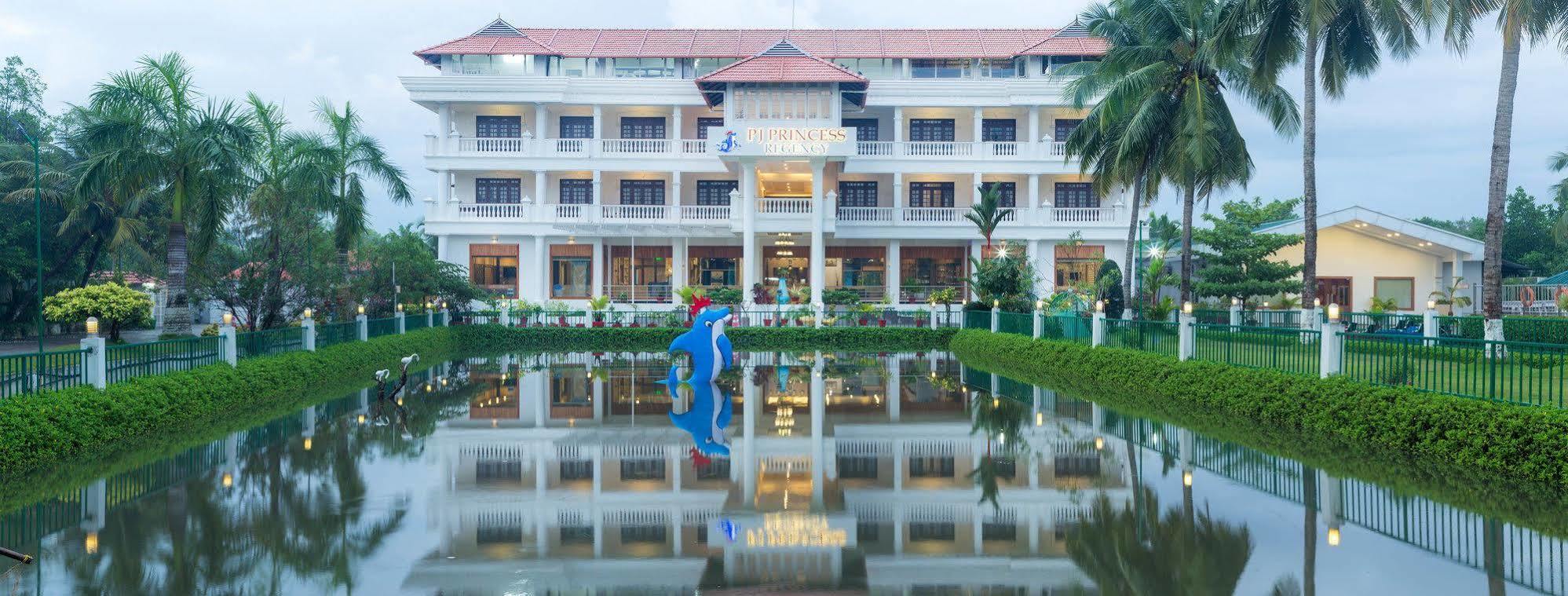 Rustic Leisures Llp Hotel Kochi Kültér fotó